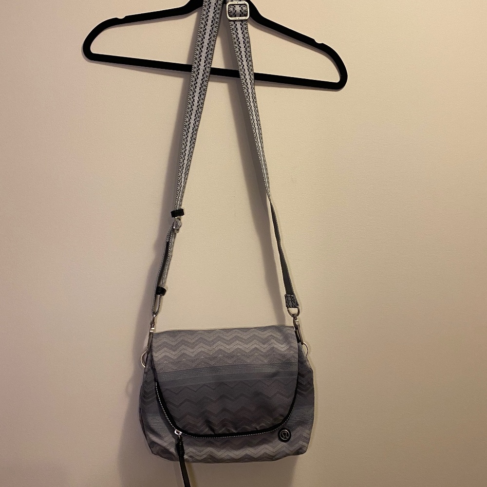Lululemmon bag
